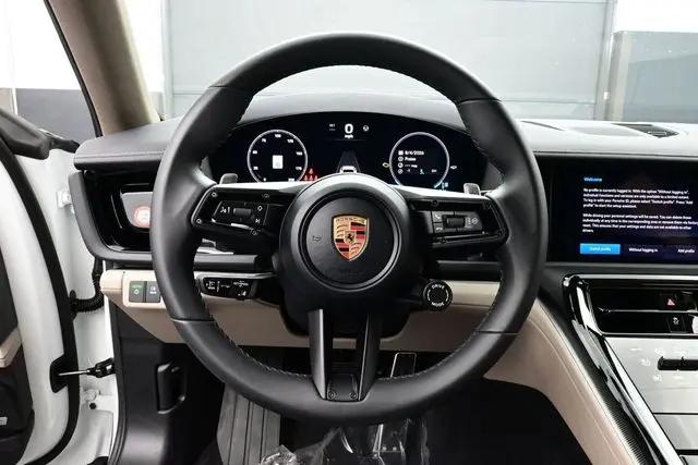 2026 Porsche Panamera 4