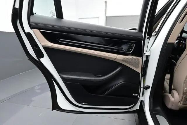 2026 Porsche Panamera 4