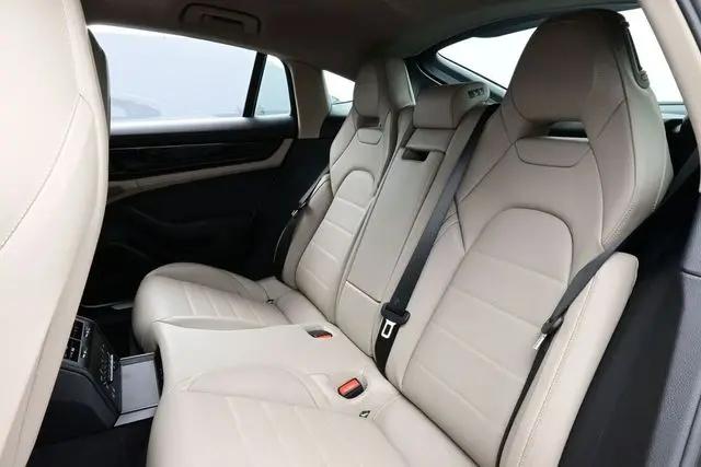 2026 Porsche Panamera 4