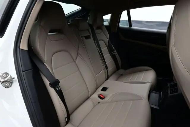 2026 Porsche Panamera 4