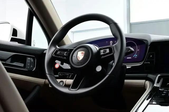 2026 Porsche Panamera 4