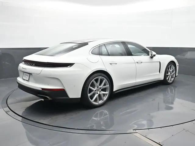 2026 Porsche Panamera 4