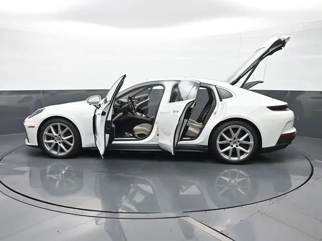 2026 Porsche Panamera 4