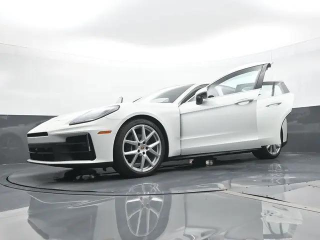 2026 Porsche Panamera 4