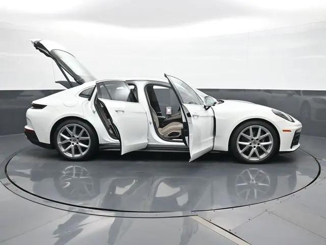 2026 Porsche Panamera 4