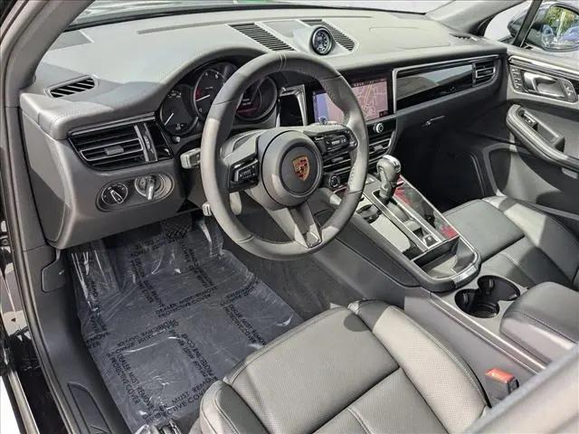 2025 Porsche Macan Macan