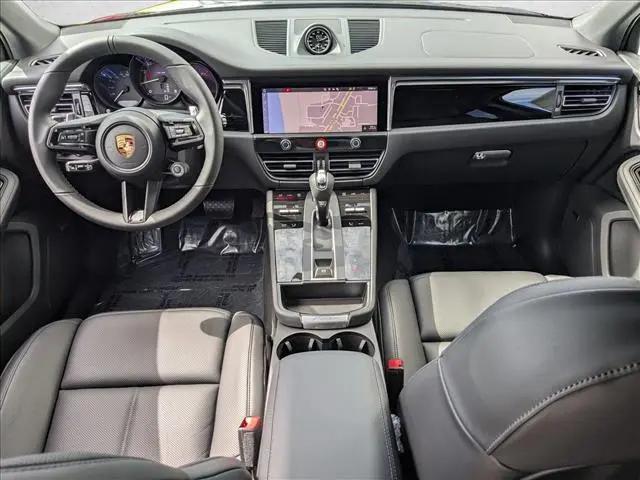 2025 Porsche Macan Macan