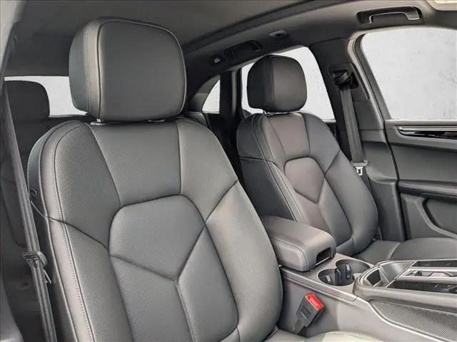 2025 Porsche Macan Macan