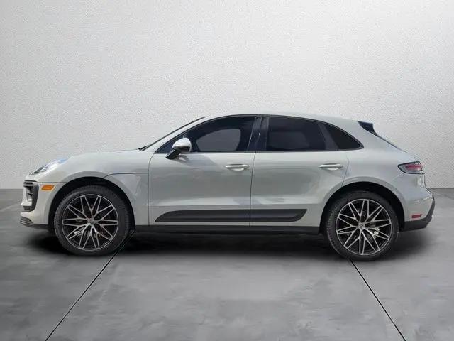 2022 Porsche Macan Macan