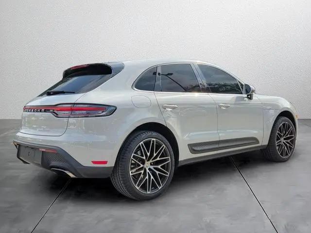 2022 Porsche Macan Macan