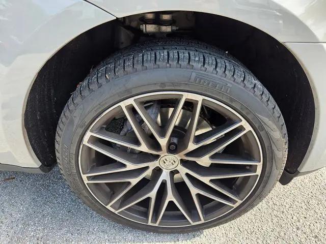 2022 Porsche Macan Macan