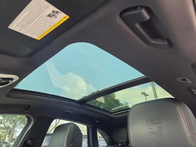 2022 Porsche Macan Macan