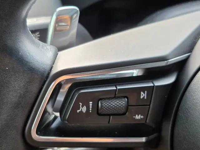 2022 Porsche Macan Macan