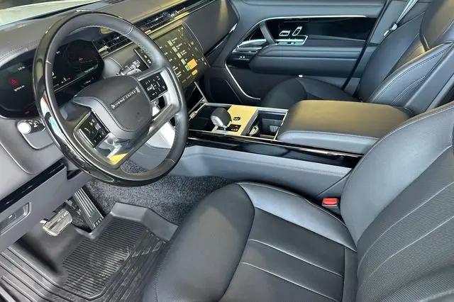 2026 Land Rover Range Rover P400 SE 7 Seat