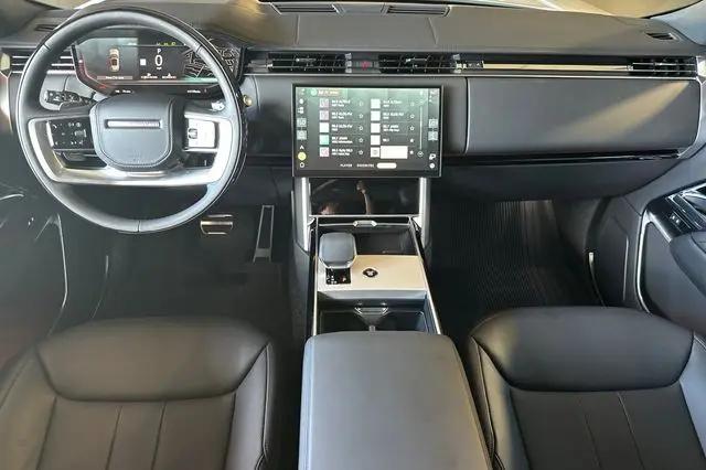 2026 Land Rover Range Rover P400 SE 7 Seat