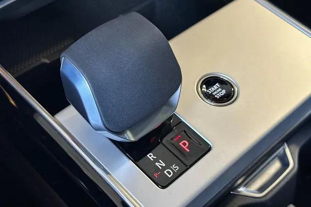 2026 Land Rover Range Rover P400 SE 7 Seat
