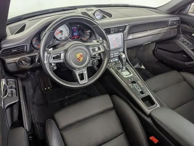 2017 Porsche 911 Carrera 4 GTS