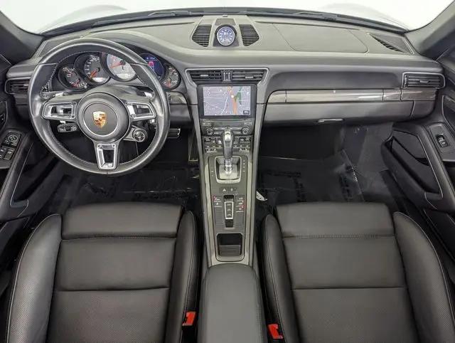 2017 Porsche 911 Carrera 4 GTS