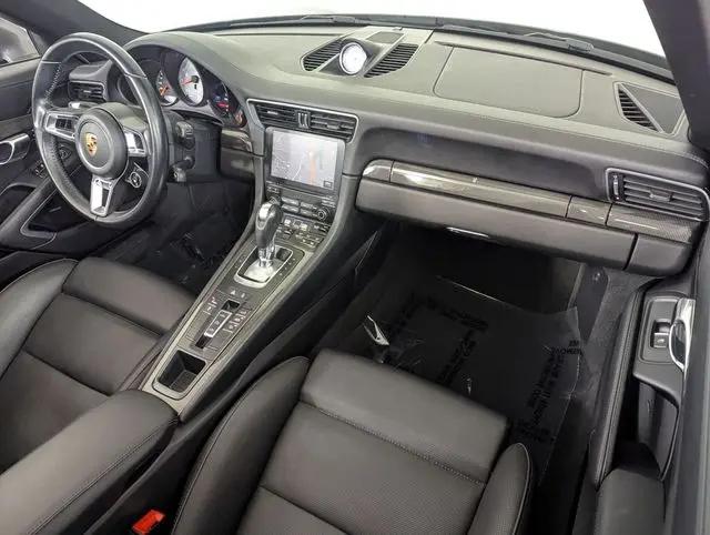 2017 Porsche 911 Carrera 4 GTS