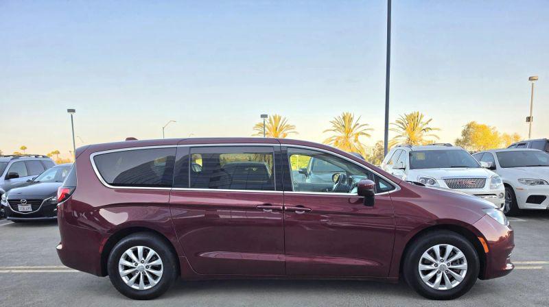2018 Chrysler Pacifica LX