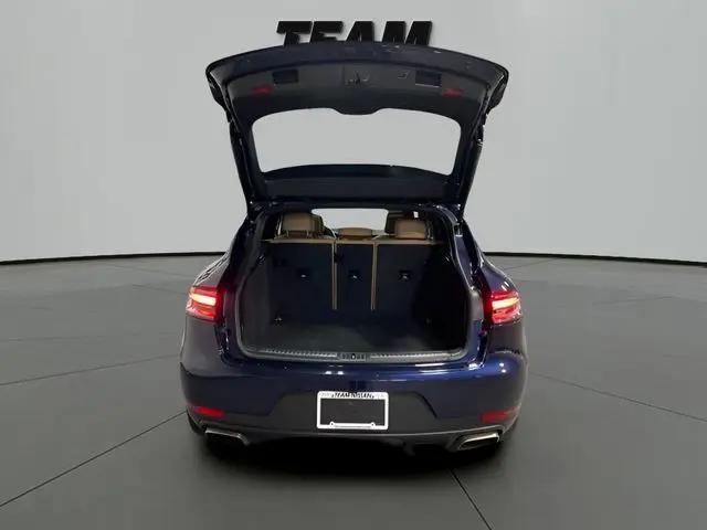 2021 Porsche Macan Macan