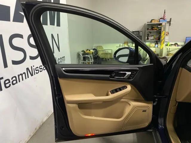 2021 Porsche Macan Macan