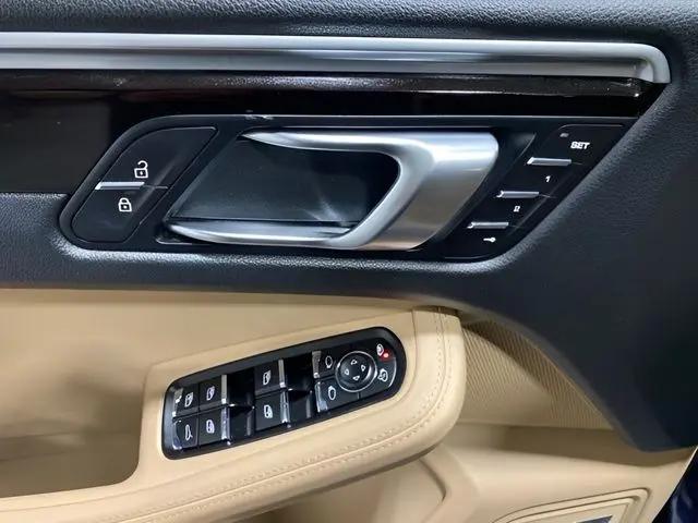 2021 Porsche Macan Macan