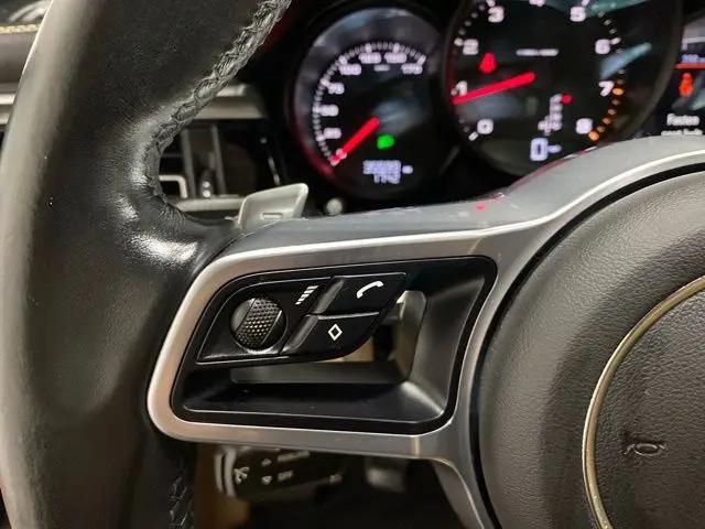 2021 Porsche Macan Macan