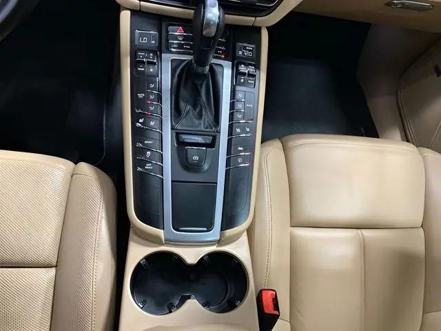 2021 Porsche Macan Macan