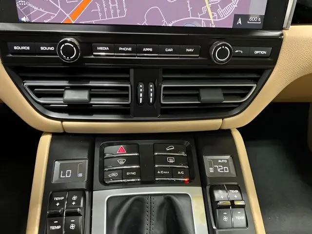 2021 Porsche Macan Macan
