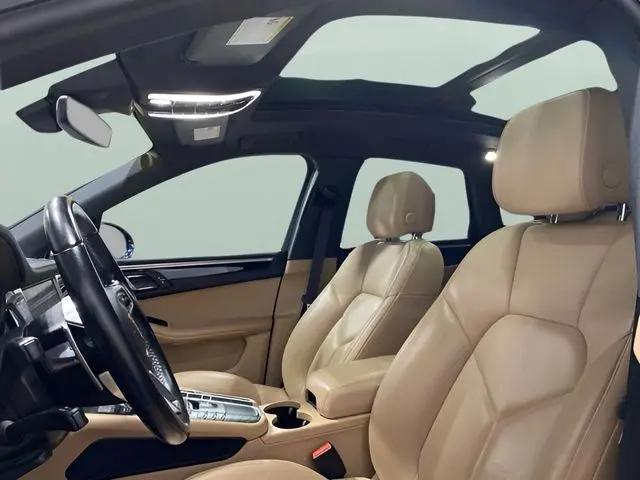 2021 Porsche Macan Macan