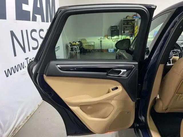 2021 Porsche Macan Macan
