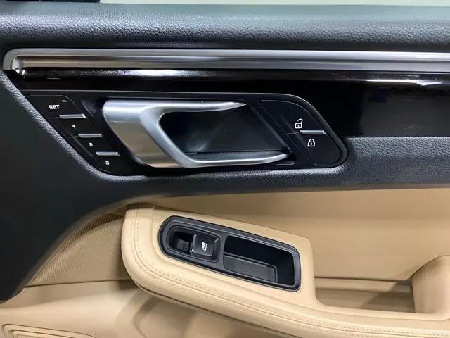 2021 Porsche Macan Macan