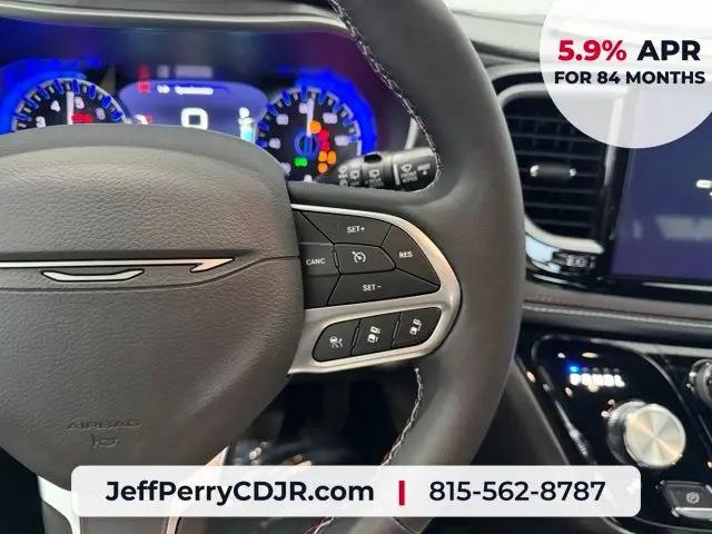 2027 Chrysler Pacifica Select
