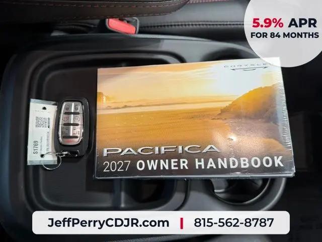 2027 Chrysler Pacifica Select