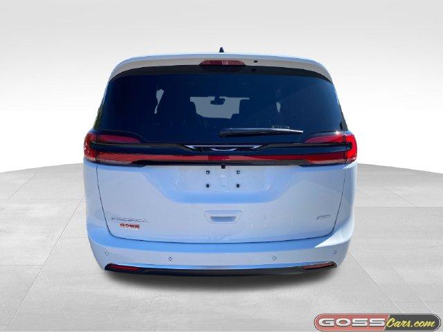 2027 Chrysler Pacifica Select for sale in South Burlington, VT