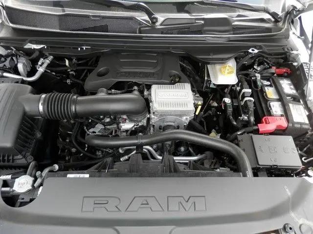 2026 Ram 1500 Limited Crew Cab 4x4 5'7" Box