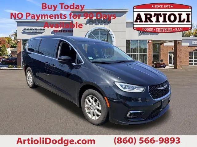 2023 Chrysler Pacifica Touring L for sale in Enfield, CT