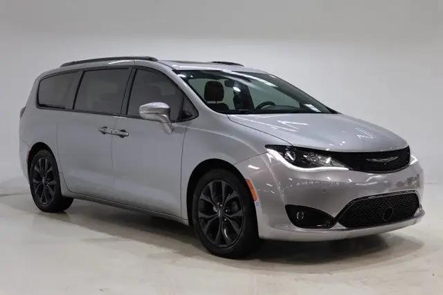2020 Chrysler Pacifica Red S Edition for sale in Indianapolis, IN