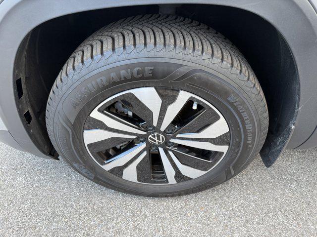 2024 Volkswagen Atlas 2.0T SE