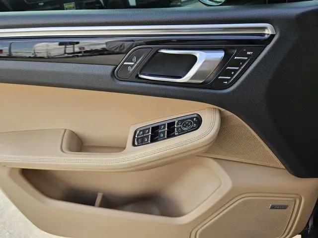 2021 Porsche Macan Macan