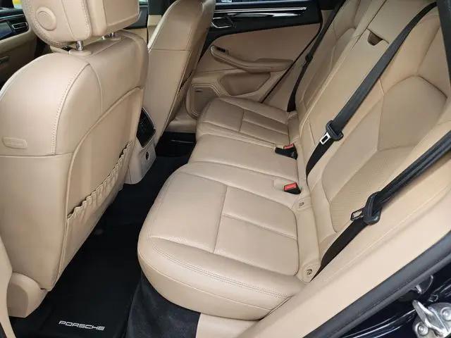 2021 Porsche Macan Macan