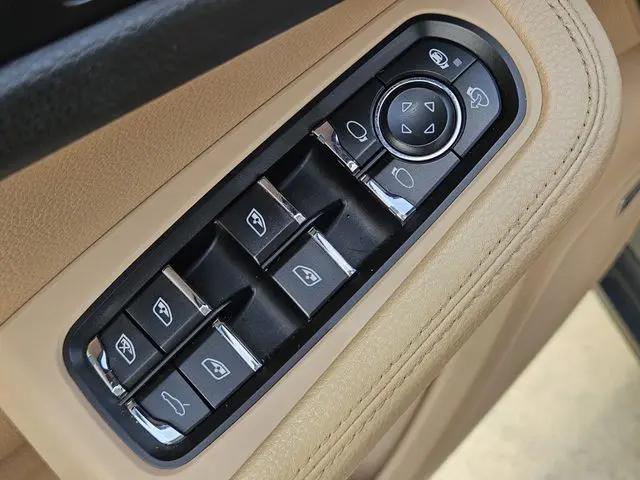 2021 Porsche Macan Macan