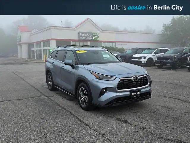 2022 Toyota Highlander XLE for sale in Williston, VT