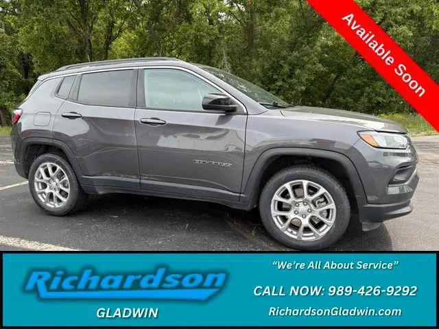 2024 Jeep Compass Latitude Lux FWD for sale in GLADWIN, MI