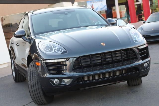 2017 Porsche Macan Unknown