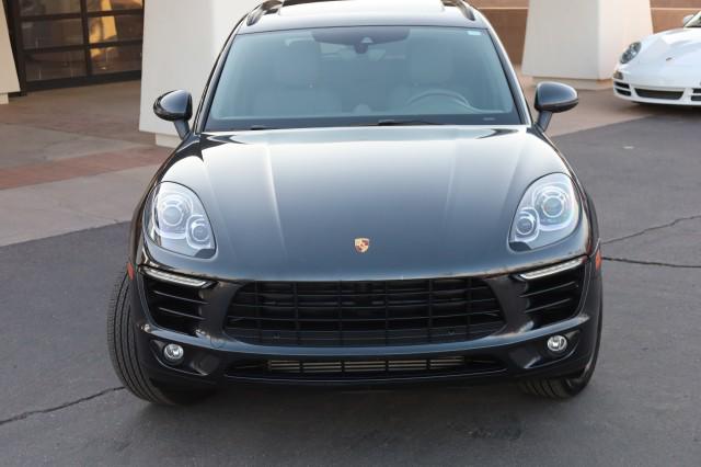 2017 Porsche Macan Unknown