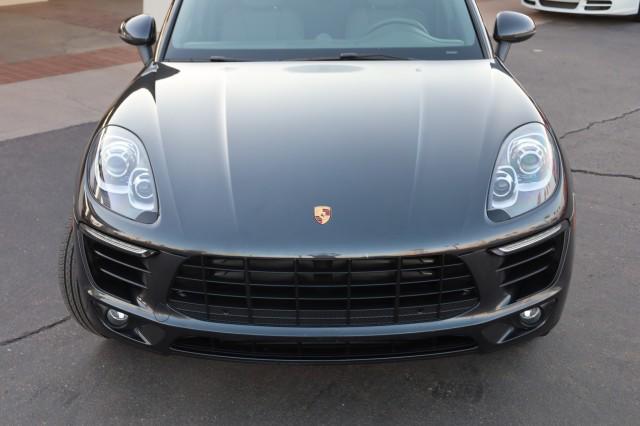 2017 Porsche Macan Unknown
