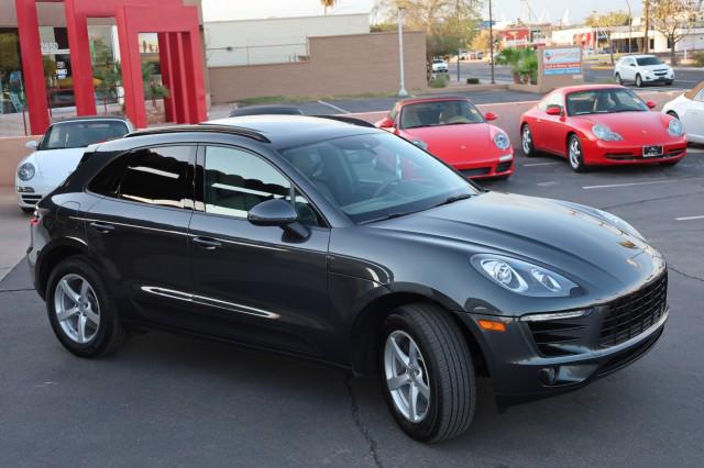 2017 Porsche Macan Unknown