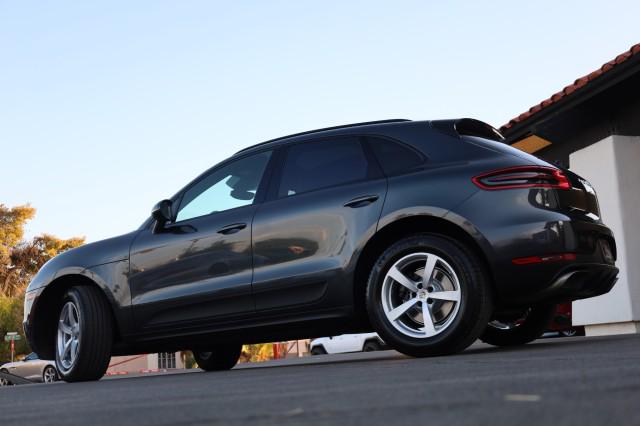 2017 Porsche Macan Unknown